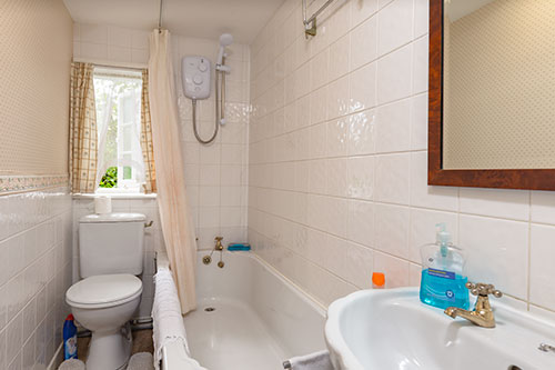 Porthallow Lodge Bathroom